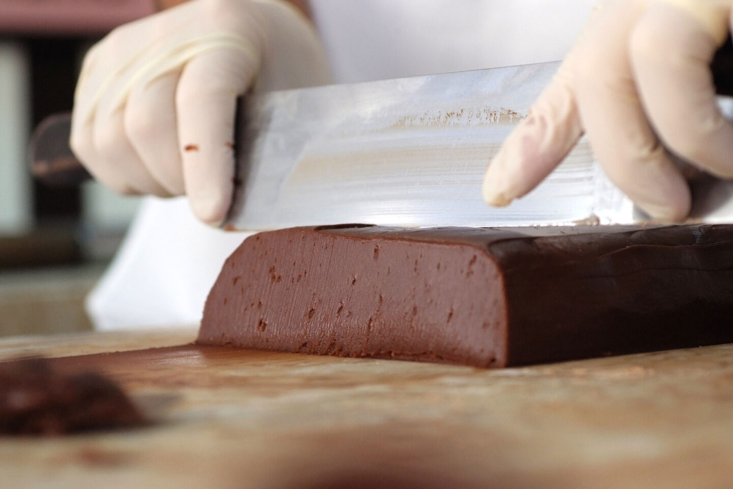 Fudge being made at Ryba's Fudge Shop - slicing the fudge