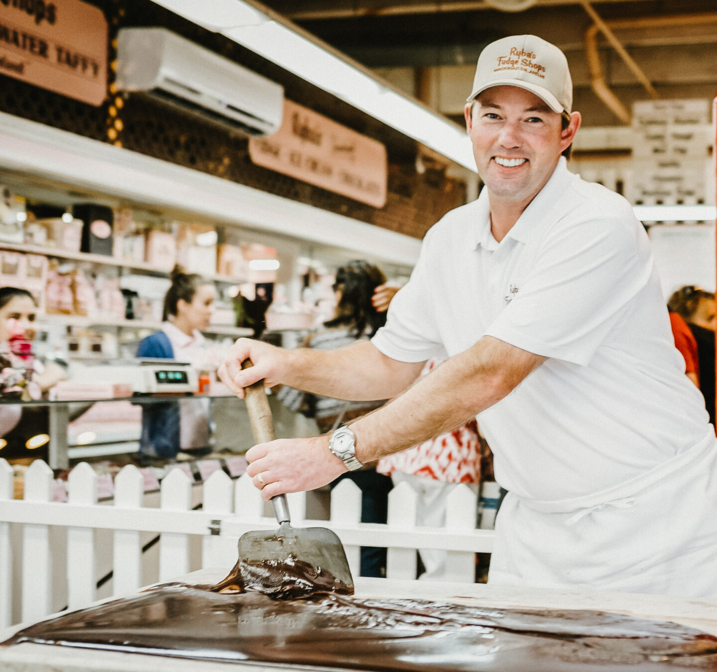 Ryba's Fudge Shops Mackinac Island employee